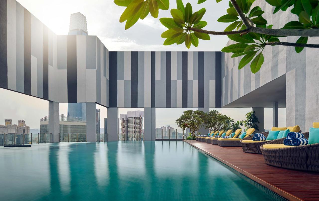 Pan Pacific Serviced Suites 吉隆坡 外观 照片 The swimming pool at the hotel